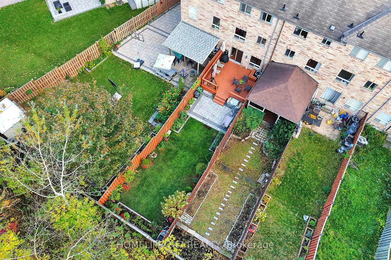 126, Conn Smythe, Scarborough Village, Toronto