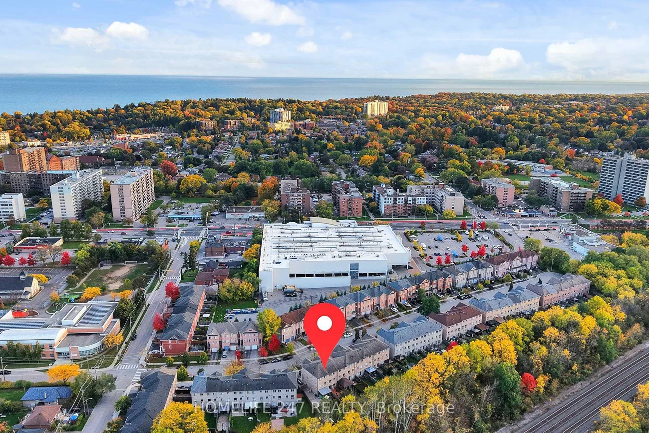 126, Conn Smythe, Scarborough Village, Toronto