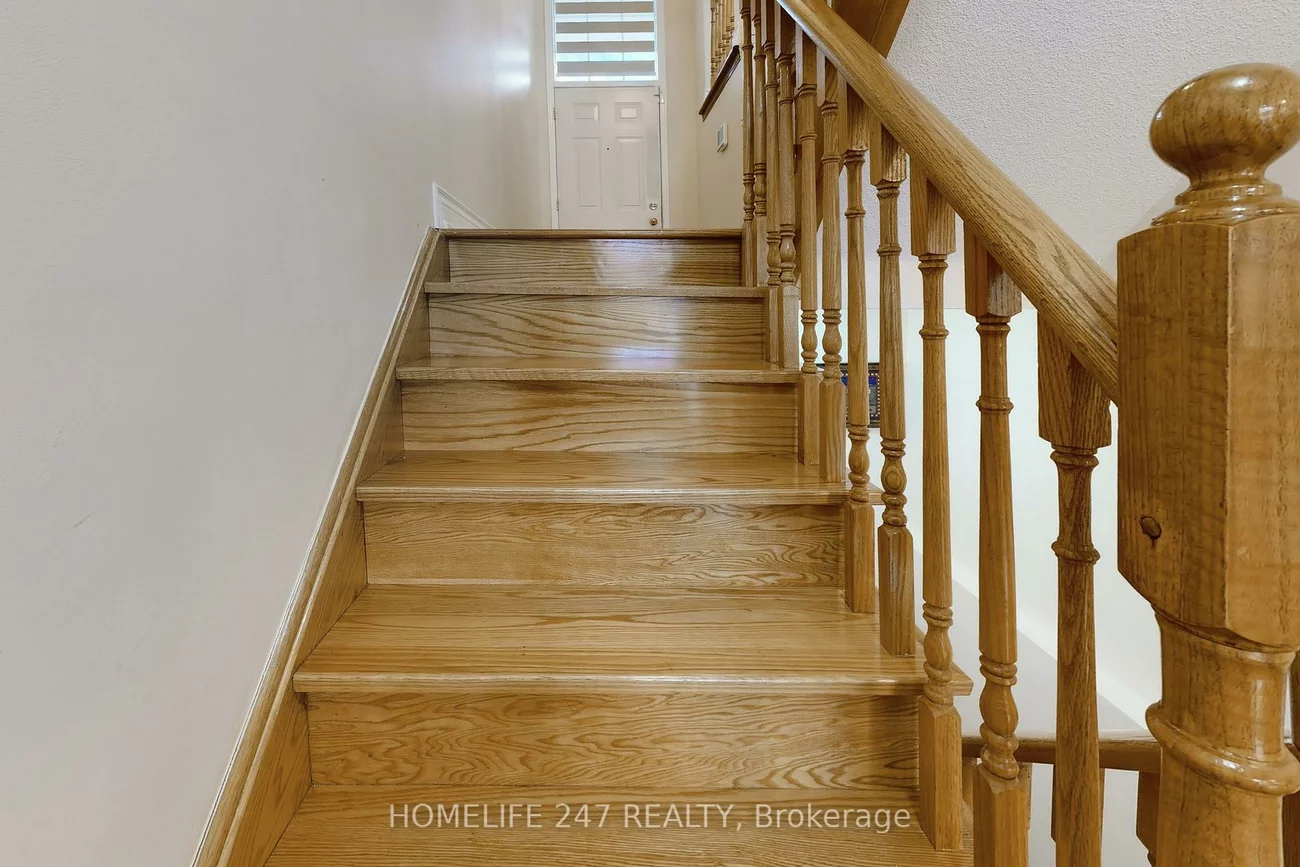 126, Conn Smythe, Scarborough Village, Toronto