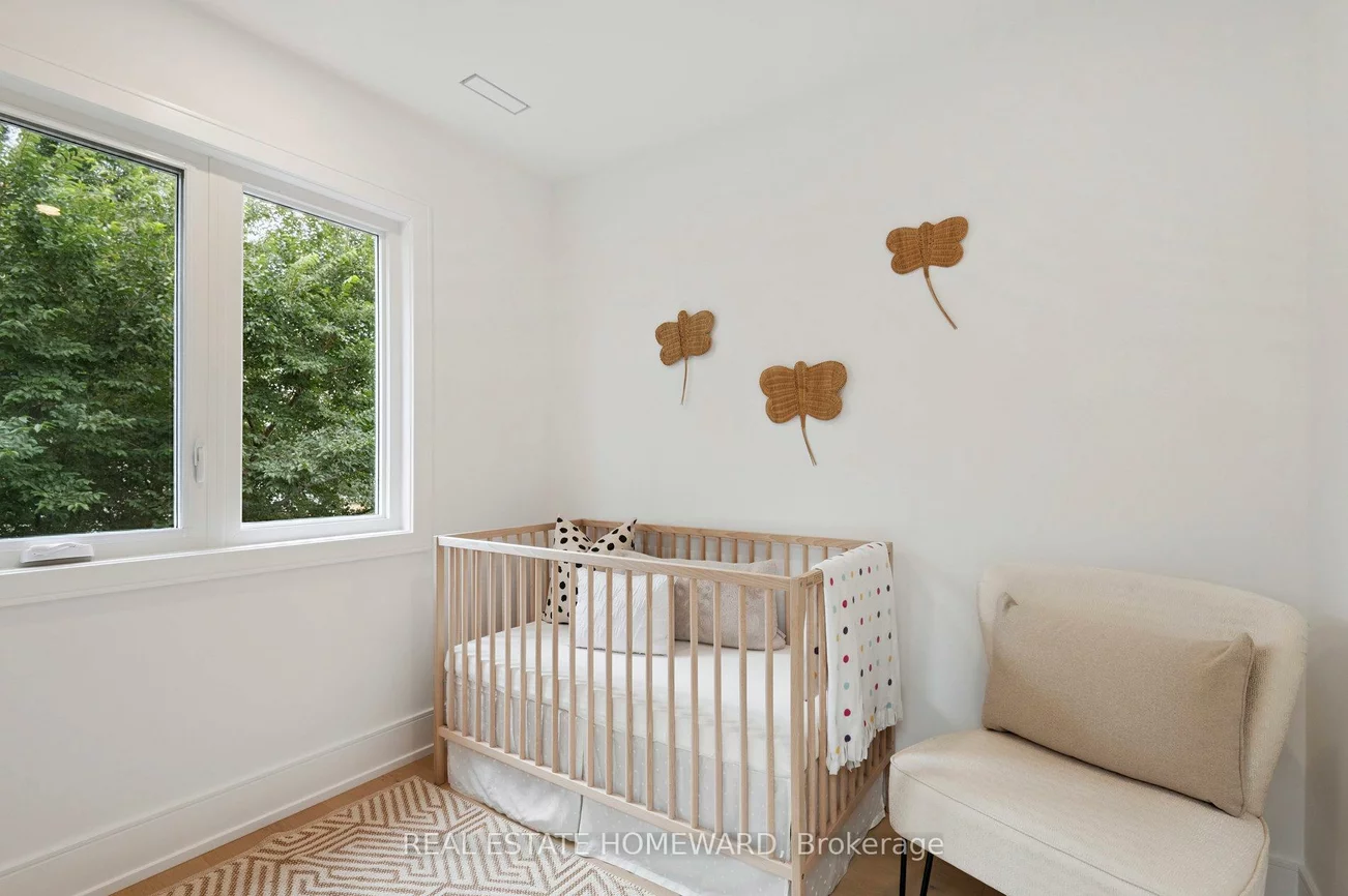 32, Westlake, Woodbine-Lumsden, Toronto