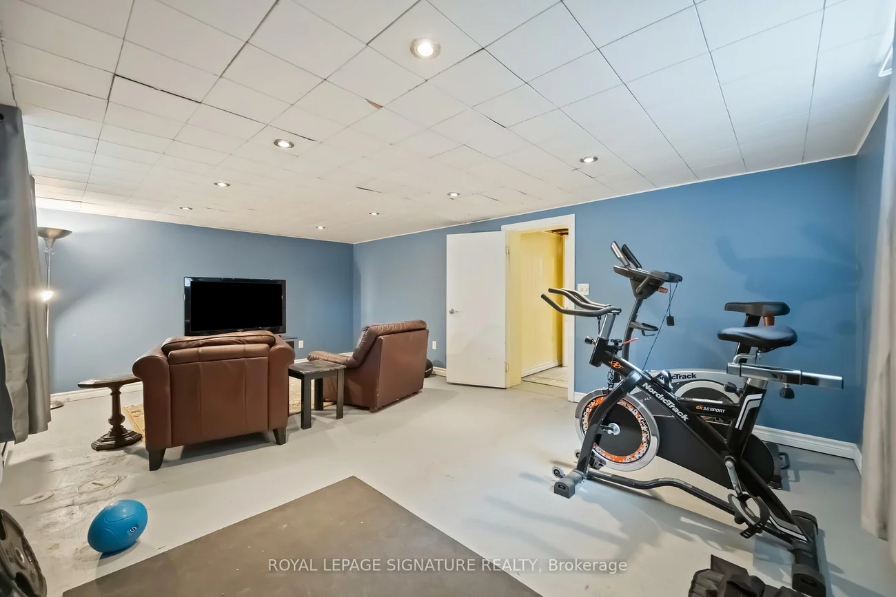 101, Sharpe, Birchcliffe-Cliffside, Toronto