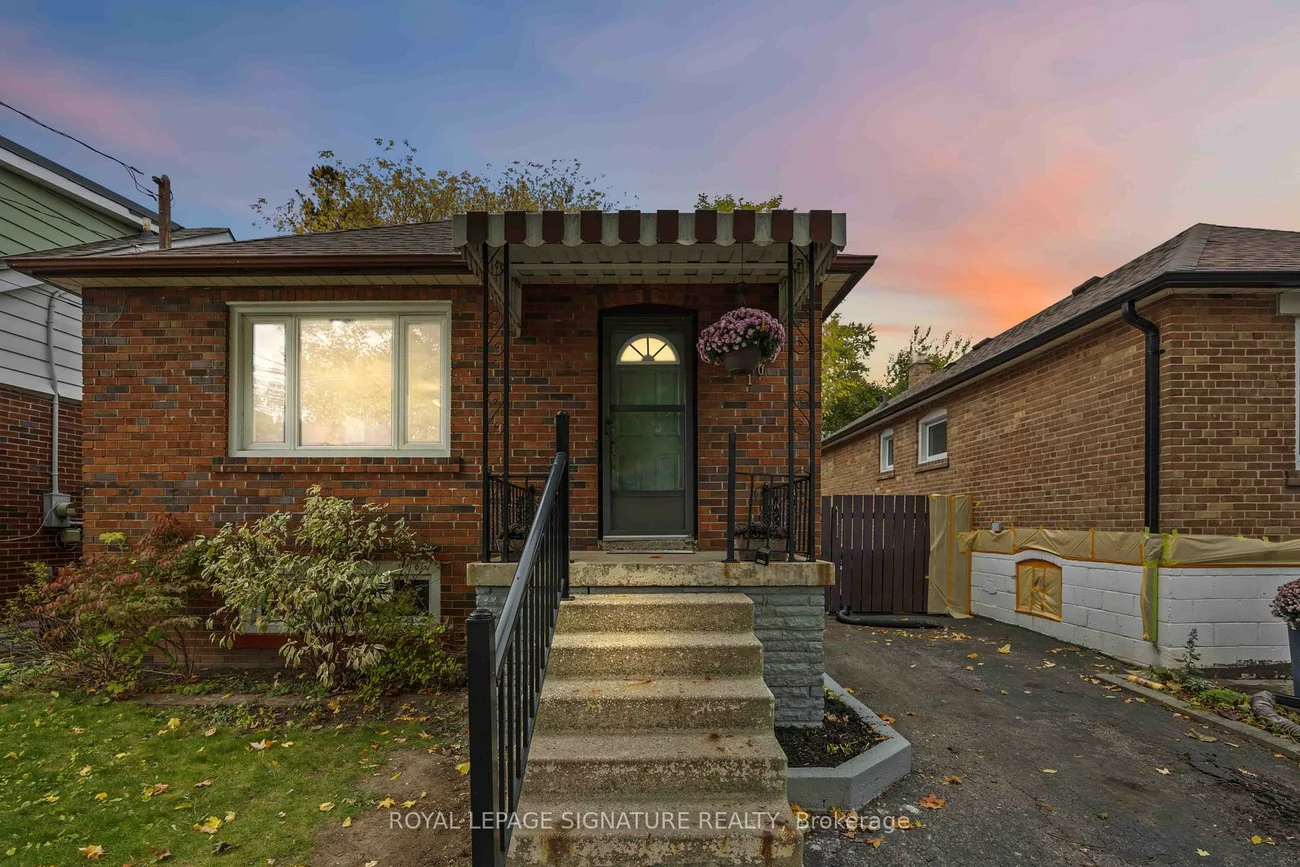 101, Sharpe, Birchcliffe-Cliffside, Toronto
