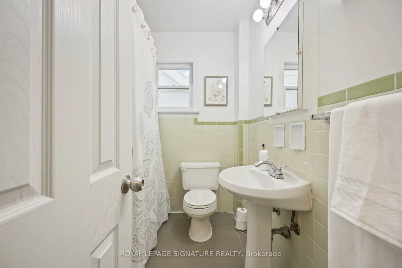 101, Sharpe, Birchcliffe-Cliffside, Toronto