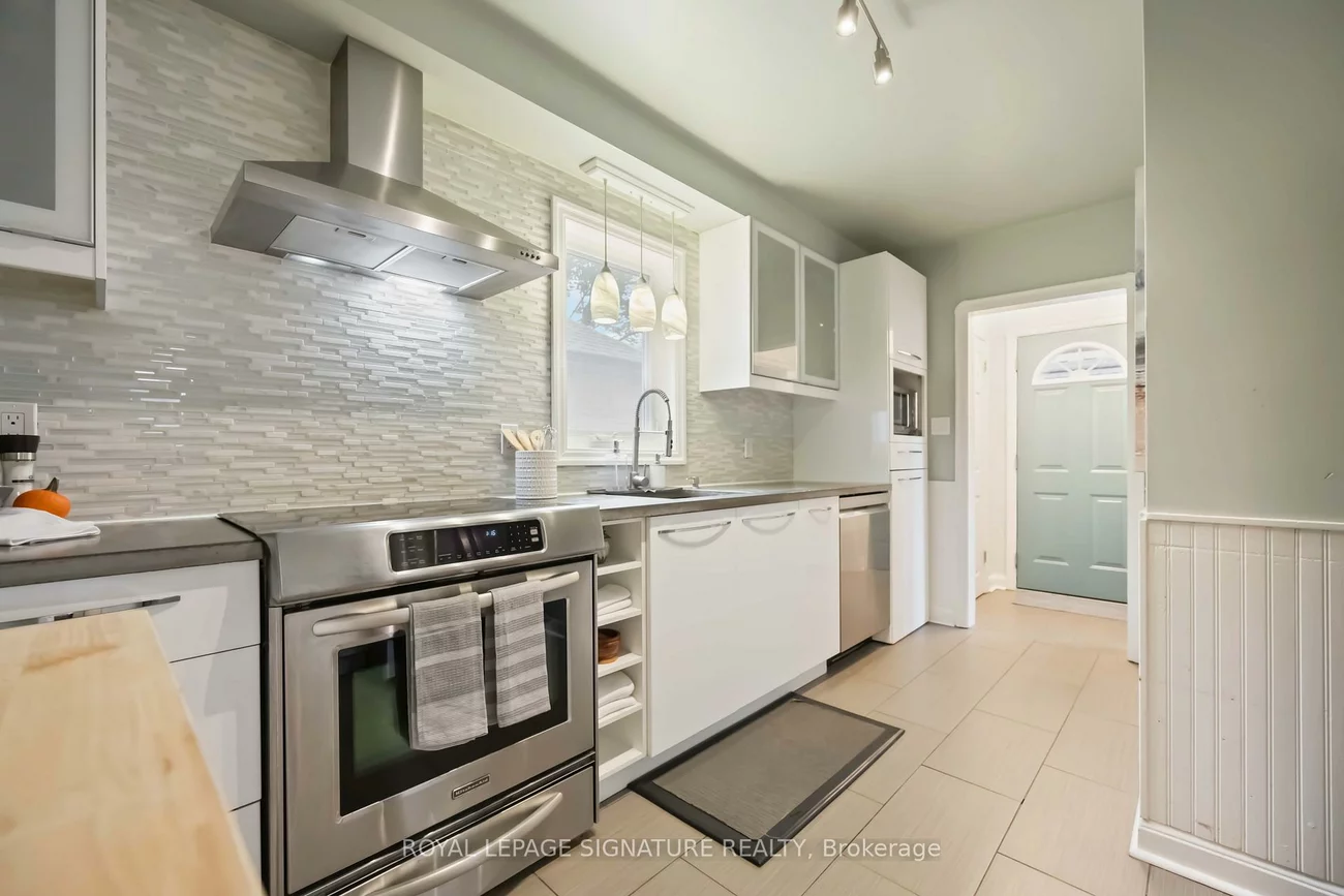 101, Sharpe, Birchcliffe-Cliffside, Toronto