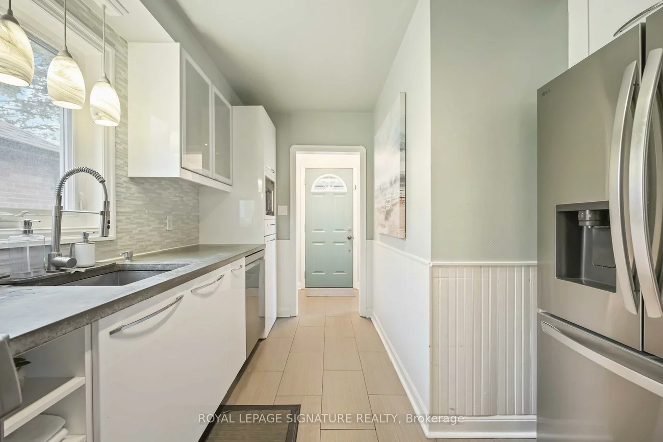 101, Sharpe, Birchcliffe-Cliffside, Toronto