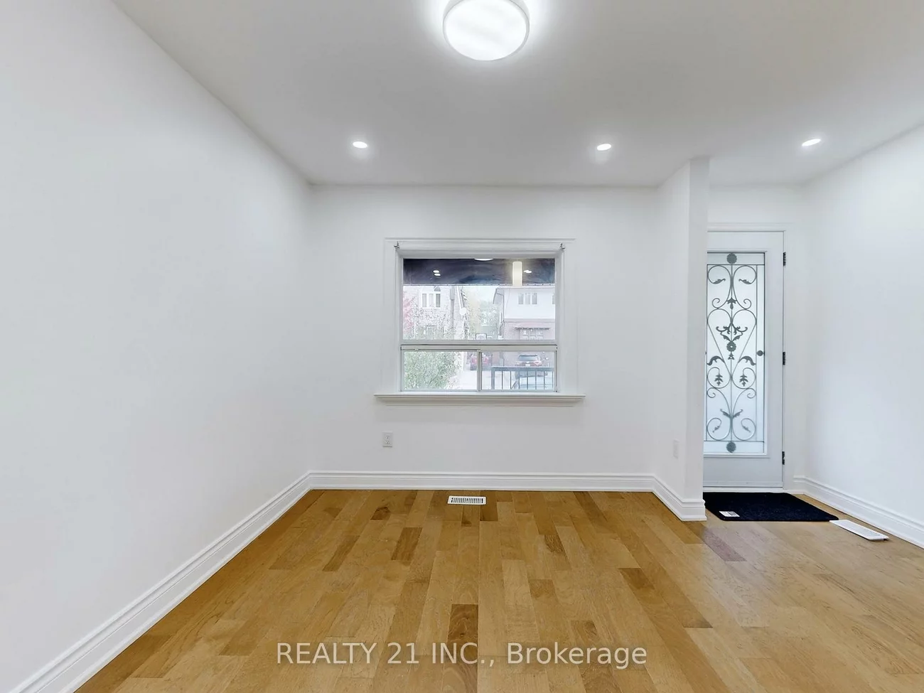 92, King Edward Ave, Woodbine-Lumsden, Toronto