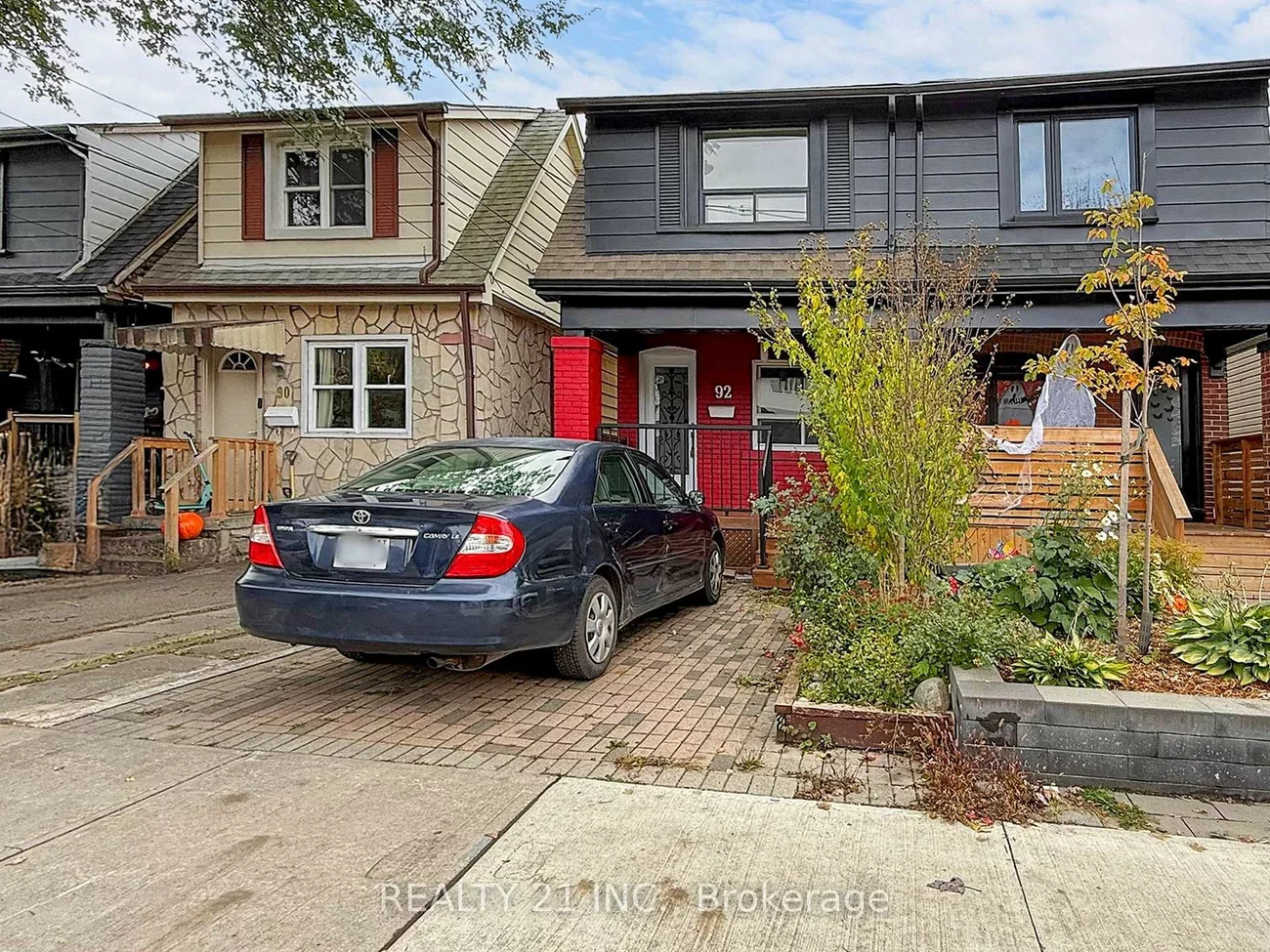 92, King Edward Ave, Woodbine-Lumsden, Toronto