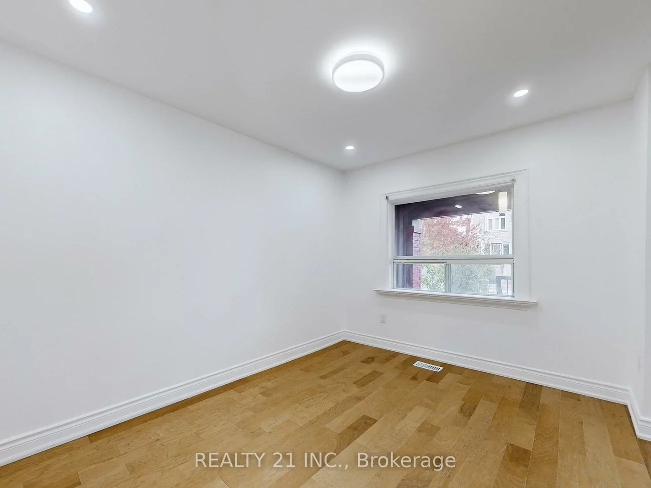 92, King Edward Ave, Woodbine-Lumsden, Toronto