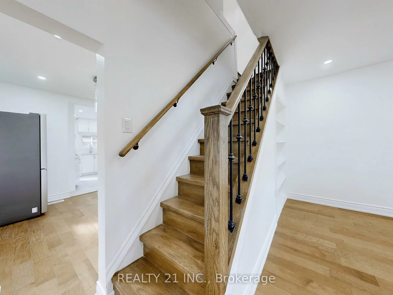 92, King Edward Ave, Woodbine-Lumsden, Toronto