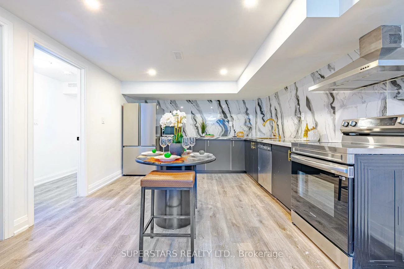 56, Chelliah, Rouge E11, Toronto