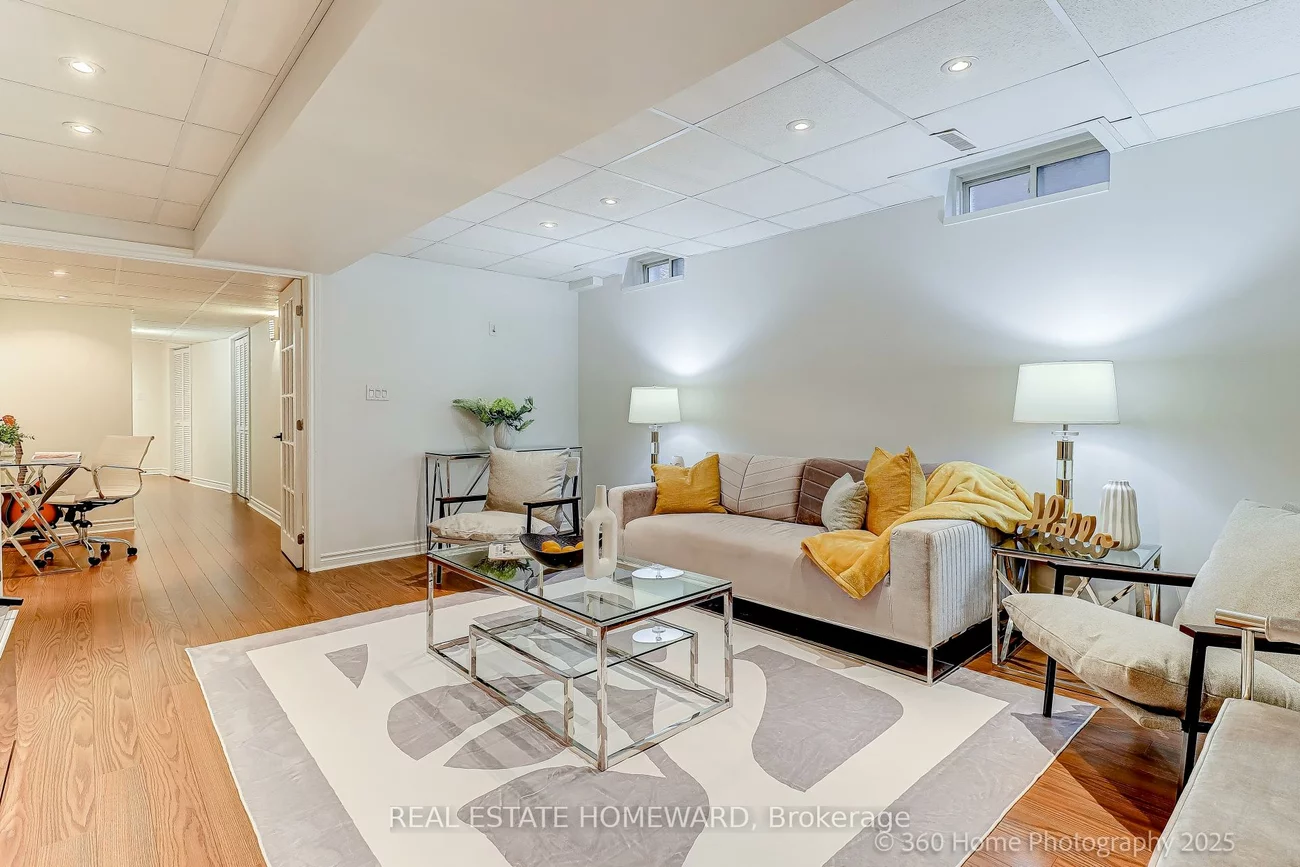 76, Whistle Post, East End-Danforth, Toronto