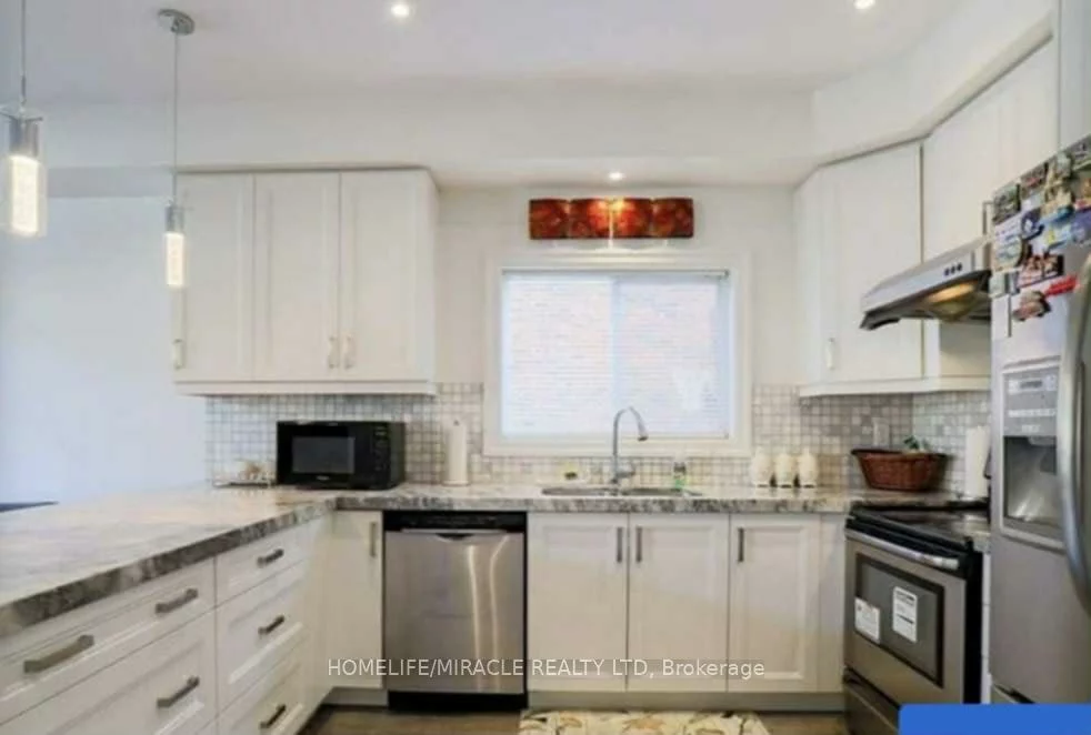 117, Magnolia, Kennedy Park, Toronto