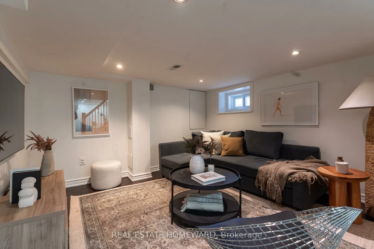 99, Newmarket, East End-Danforth, Toronto