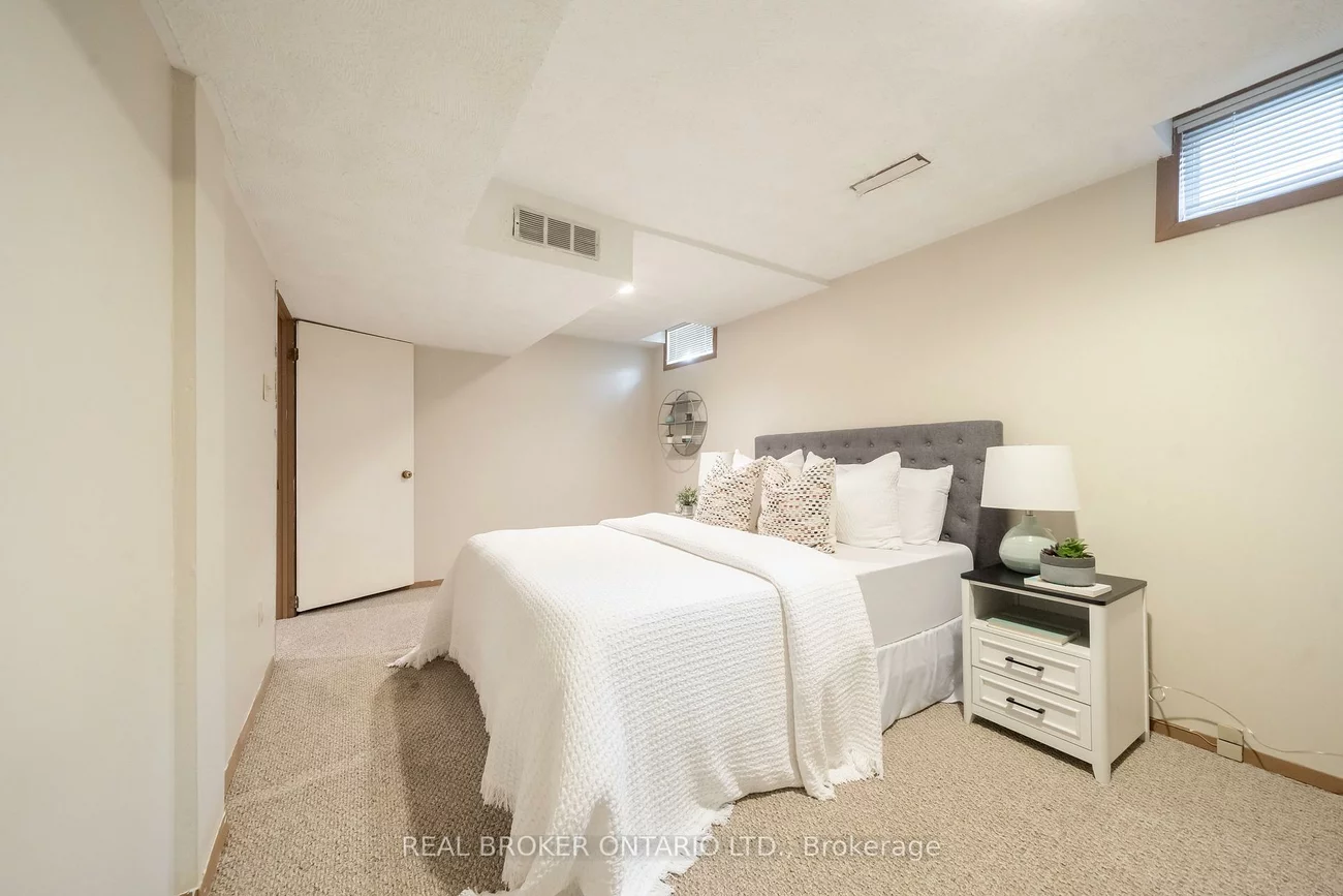 11, Blue Lagoon, Eglinton East, Toronto