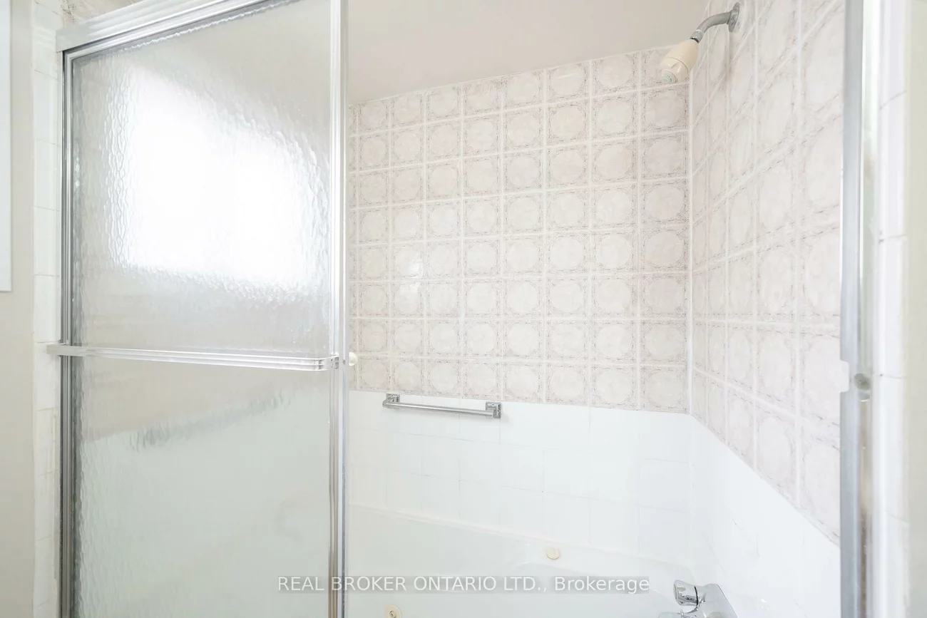 11, Blue Lagoon, Eglinton East, Toronto