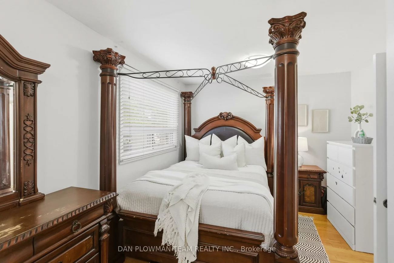 5, Lakeland, Woburn, Toronto