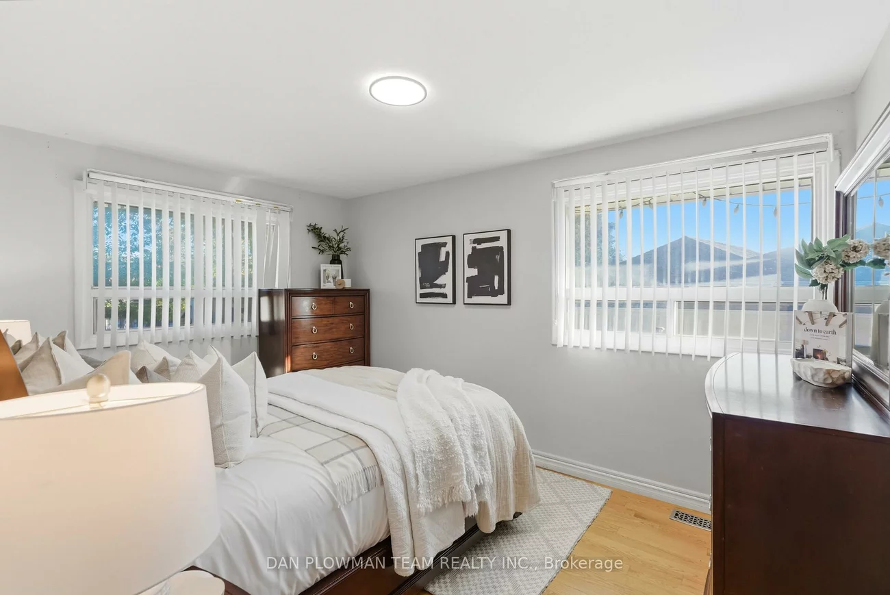 5, Lakeland, Woburn, Toronto