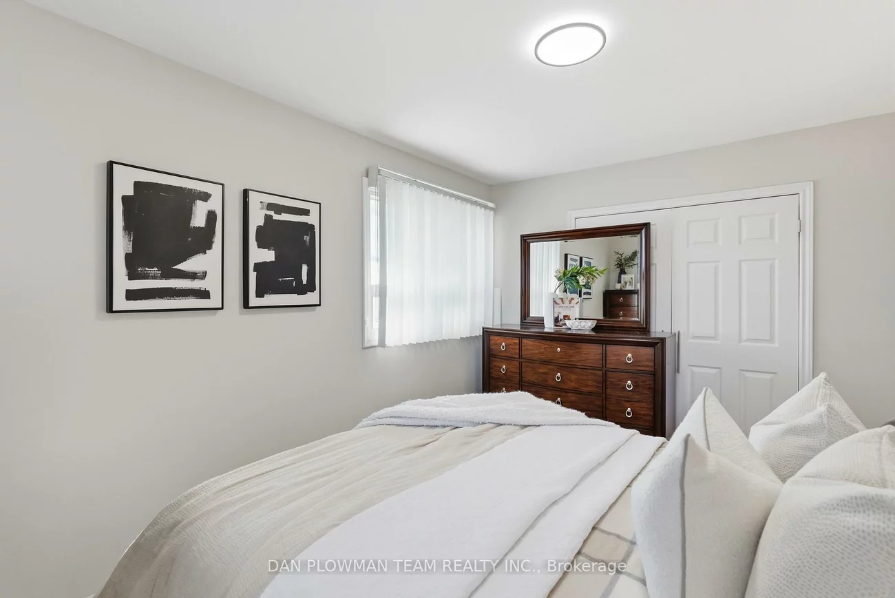 5, Lakeland, Woburn, Toronto