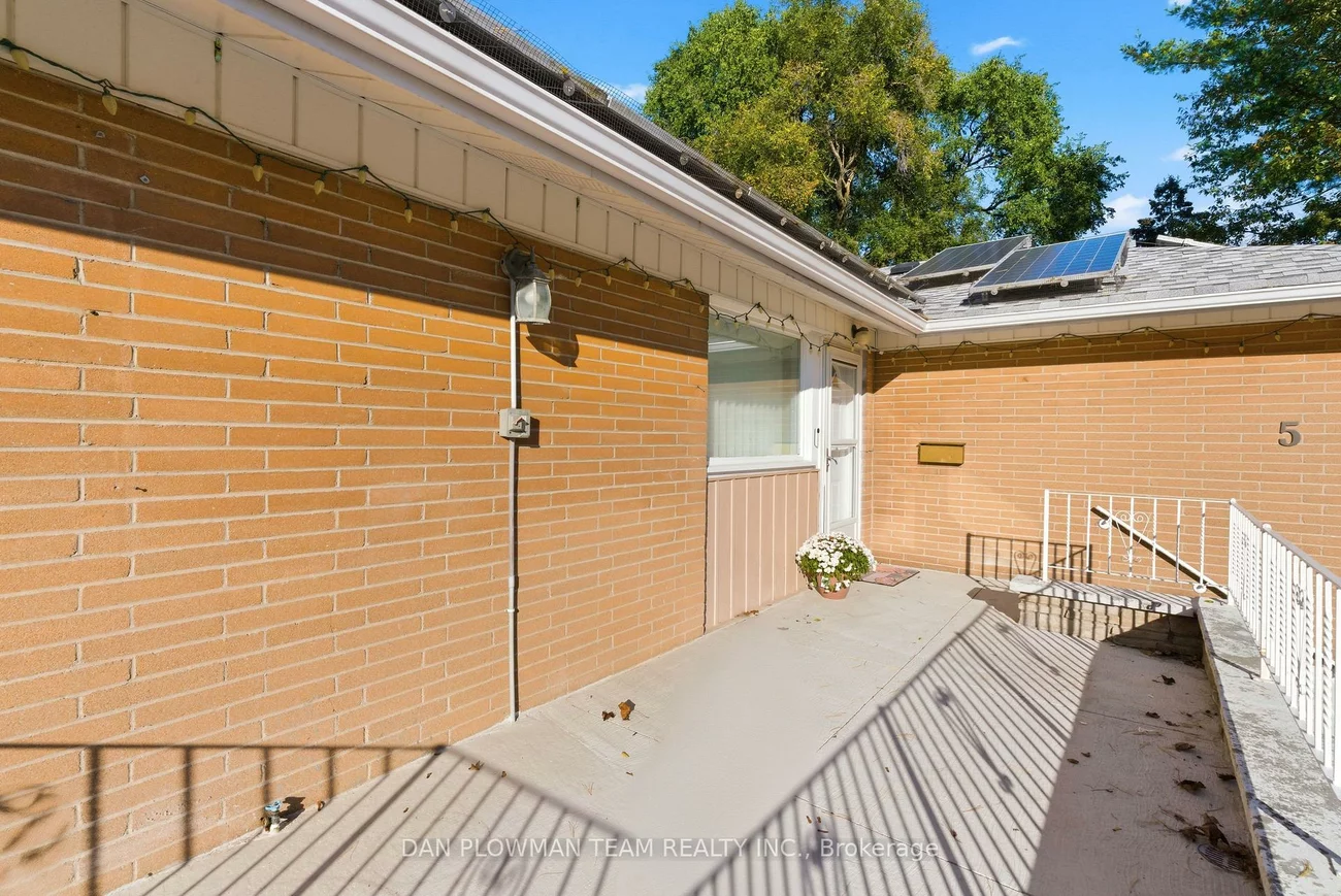 5, Lakeland, Woburn, Toronto