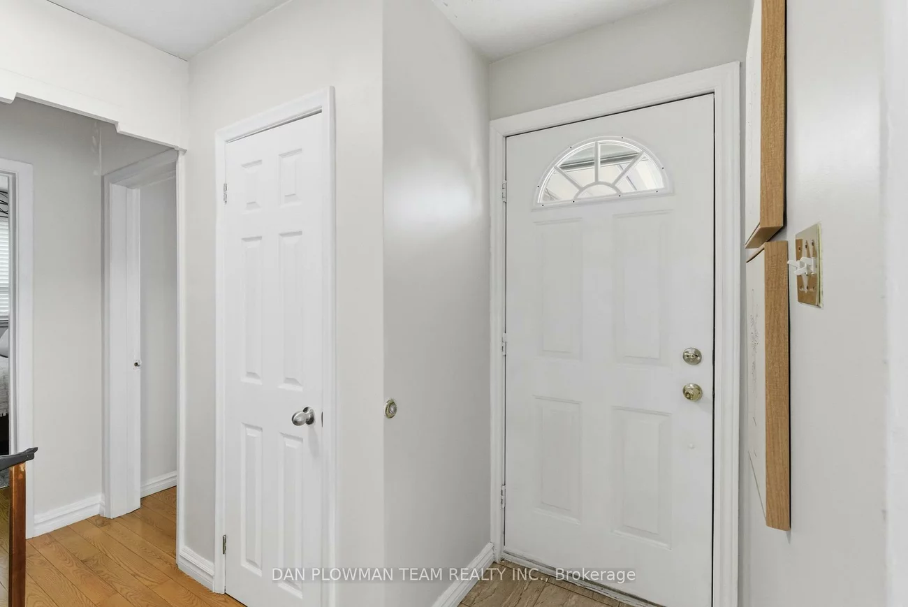 5, Lakeland, Woburn, Toronto