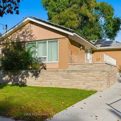 5, Lakeland, Woburn, Toronto