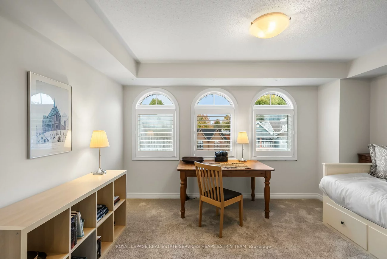 84, Woodbine, The Beaches, Toronto