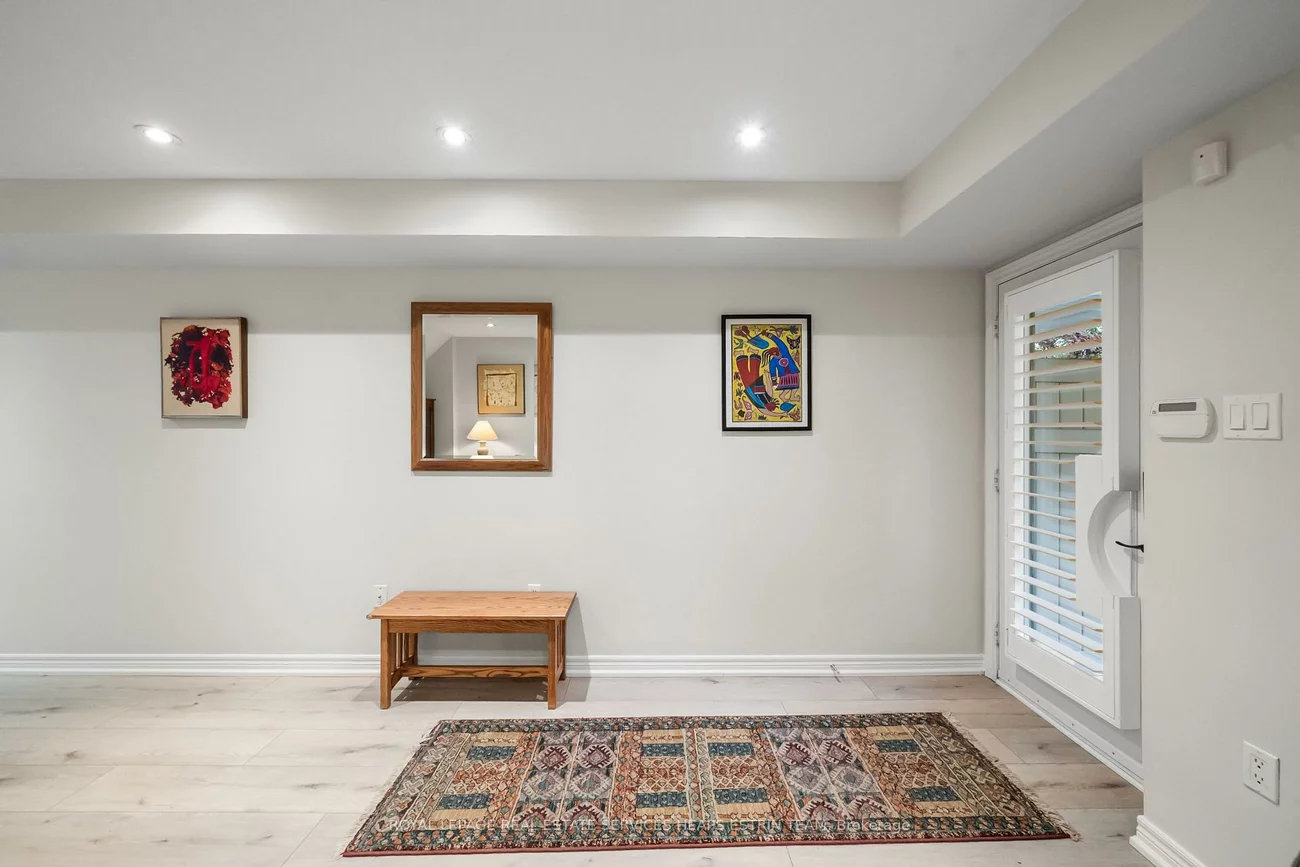 84, Woodbine, The Beaches, Toronto