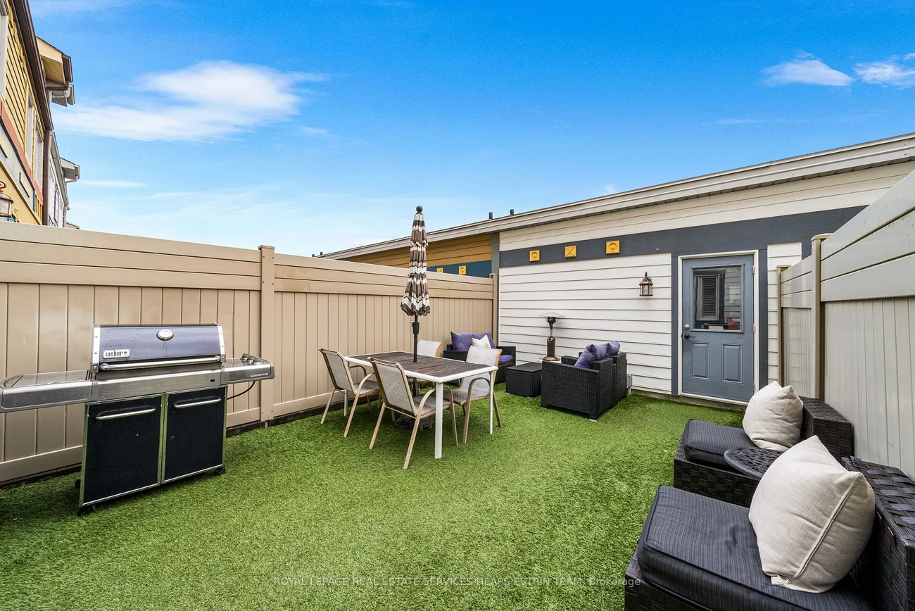 84, Woodbine, The Beaches, Toronto