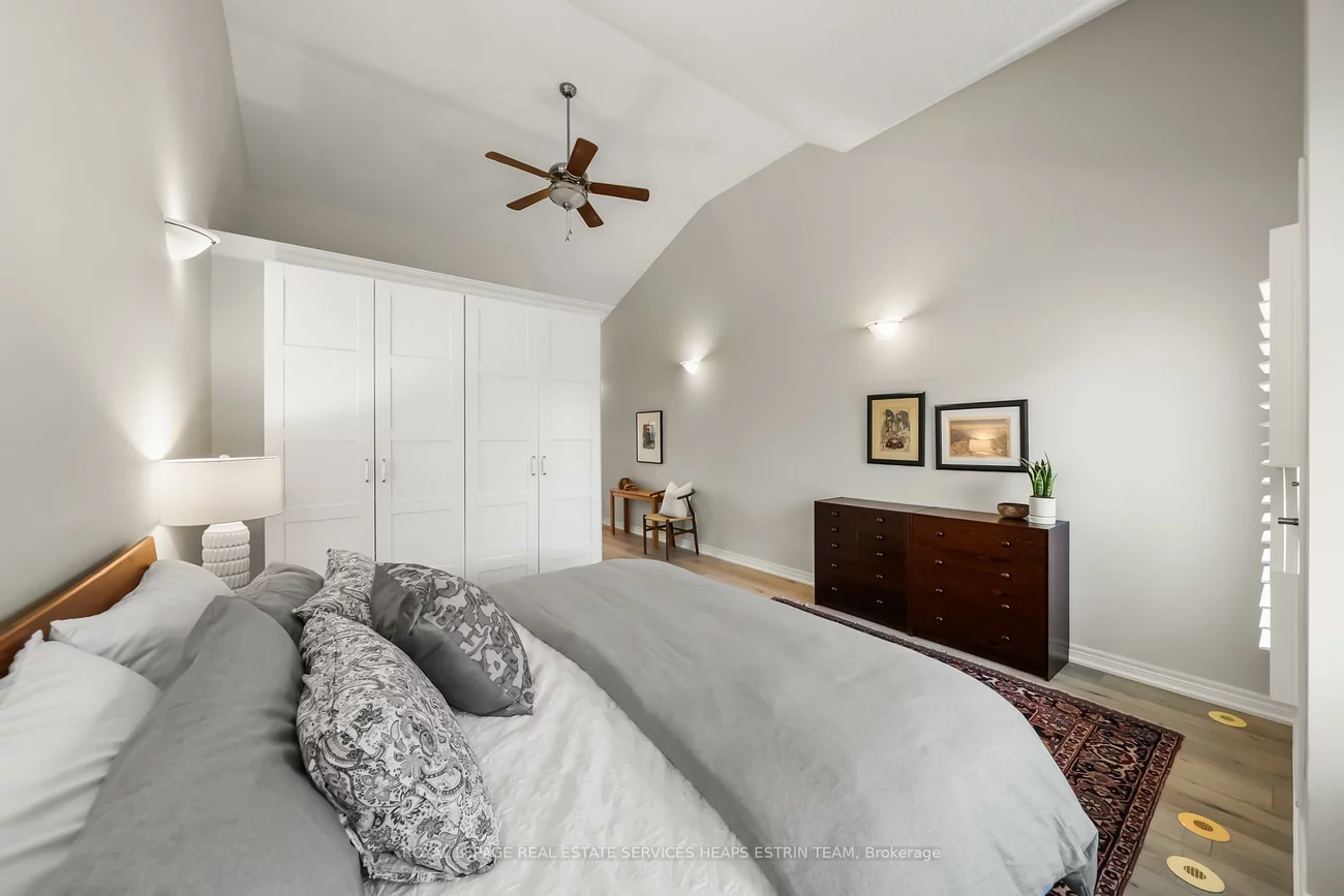 84, Woodbine, The Beaches, Toronto