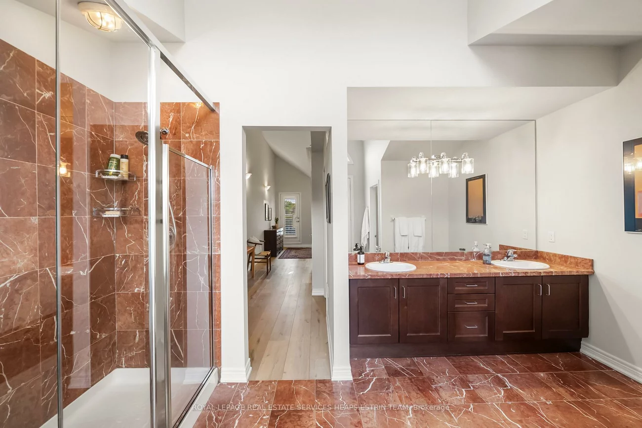 84, Woodbine, The Beaches, Toronto