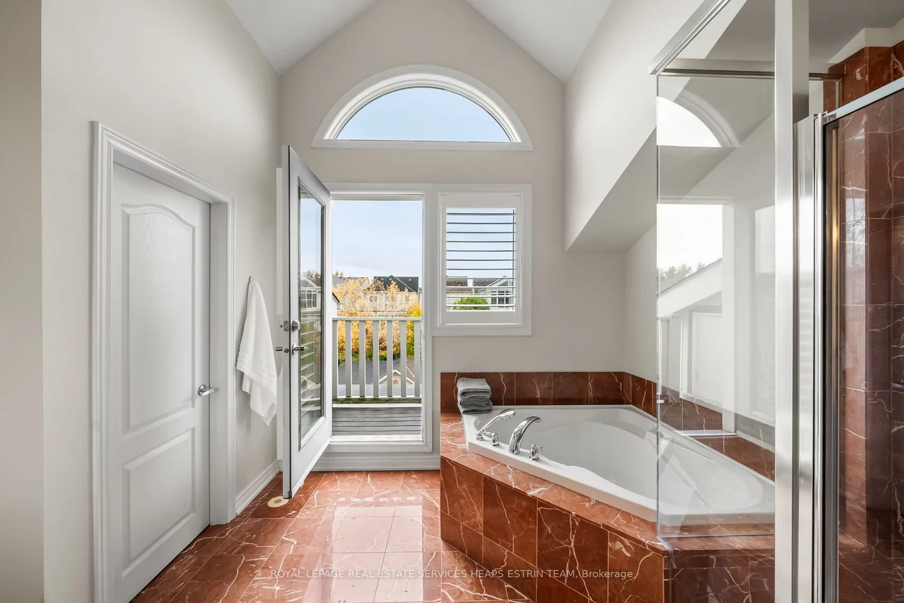 84, Woodbine, The Beaches, Toronto