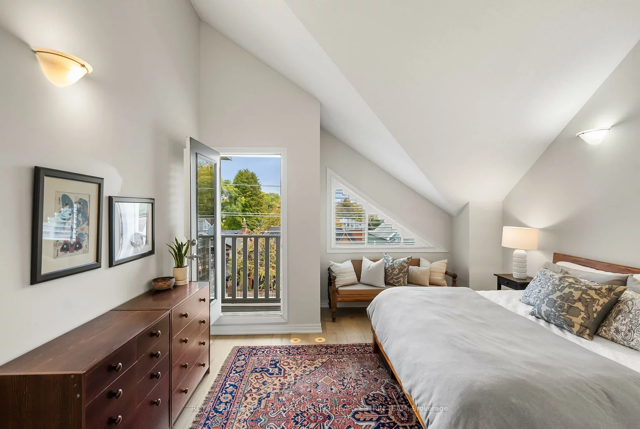 84, Woodbine, The Beaches, Toronto