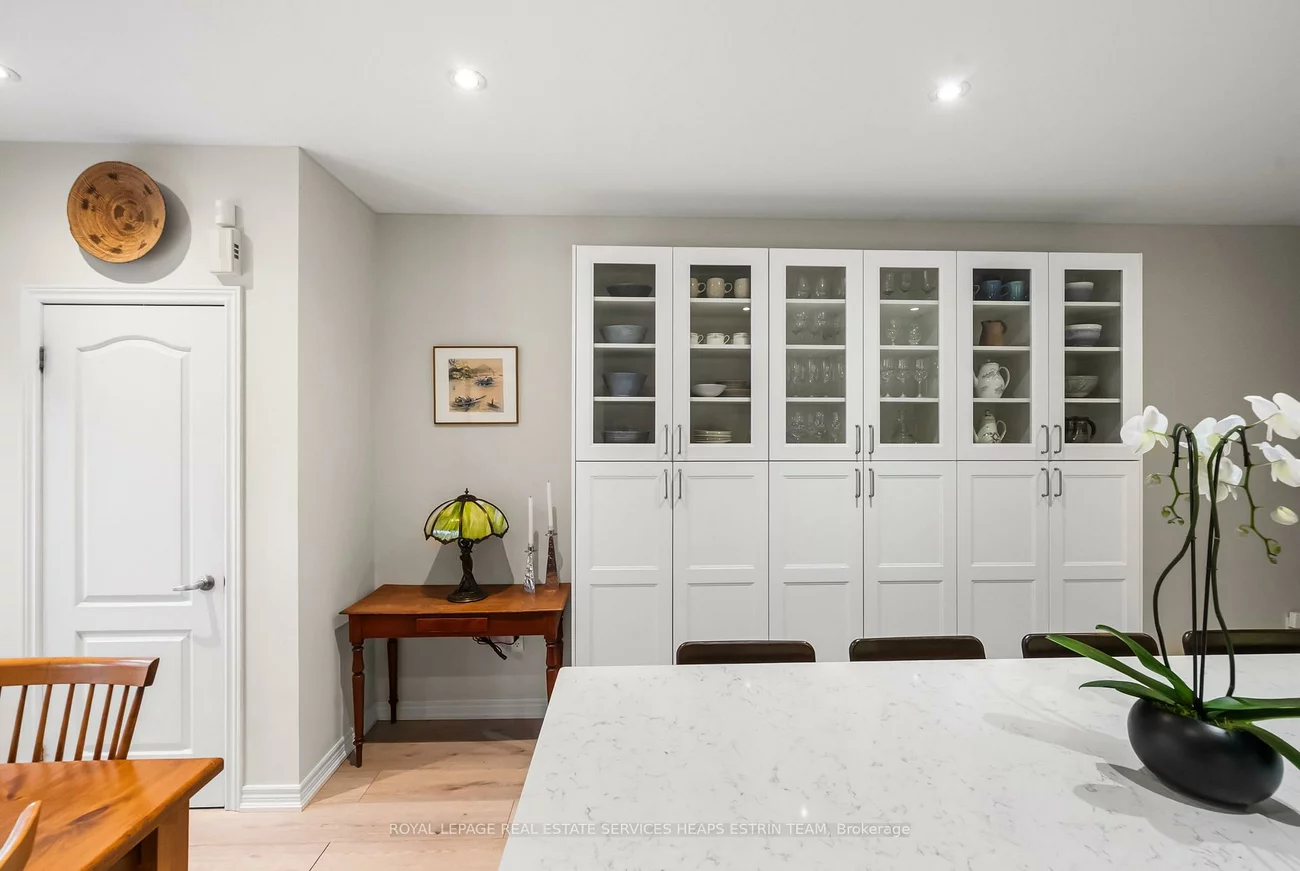 84, Woodbine, The Beaches, Toronto