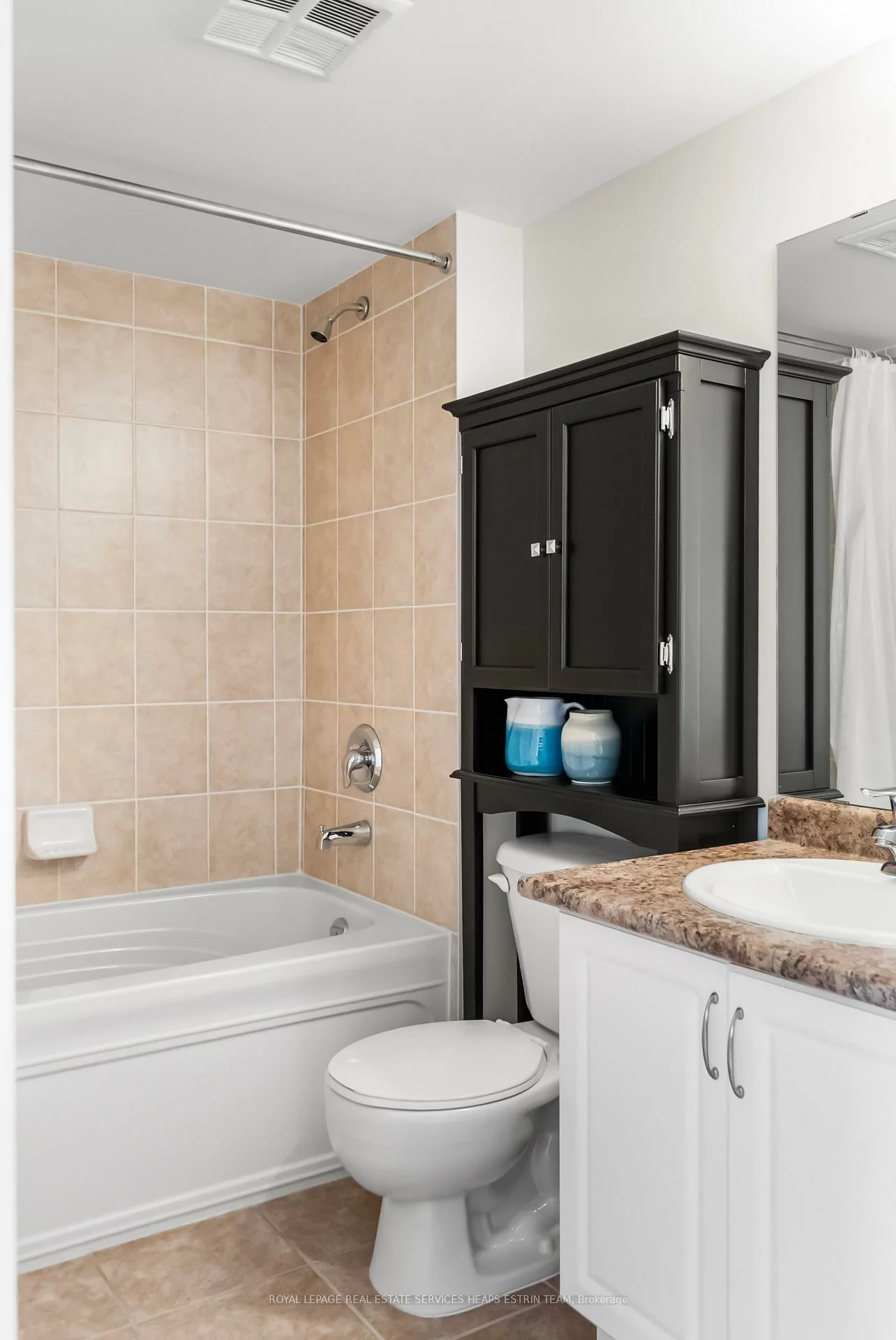 84, Woodbine, The Beaches, Toronto