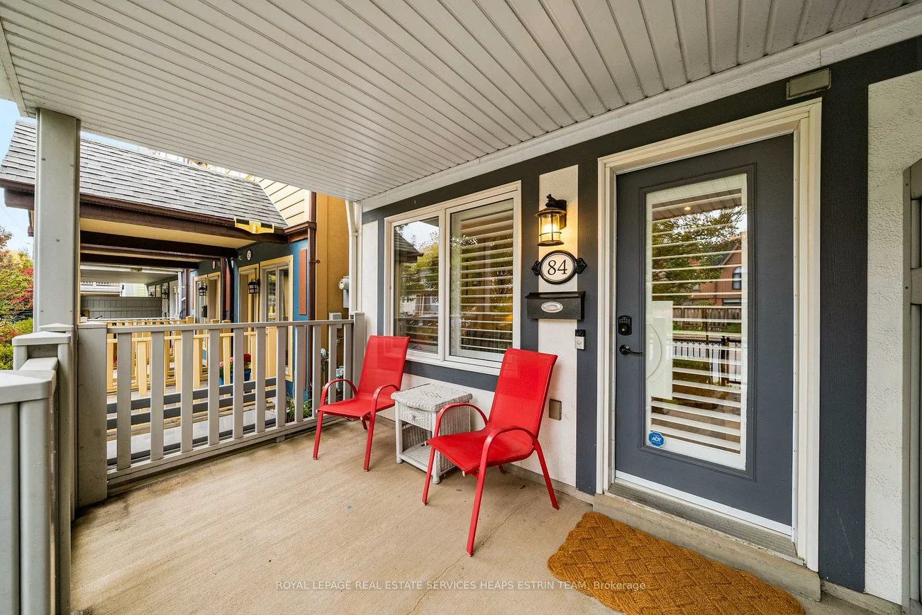 84, Woodbine, The Beaches, Toronto