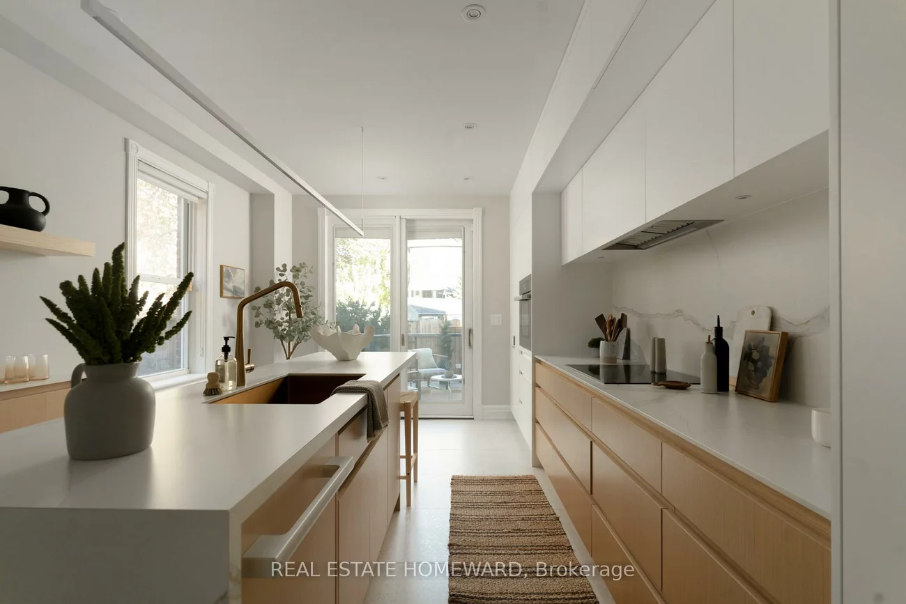 122, Simpson, North Riverdale, Toronto