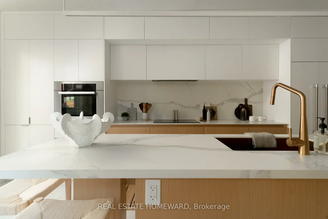 122, Simpson, North Riverdale, Toronto