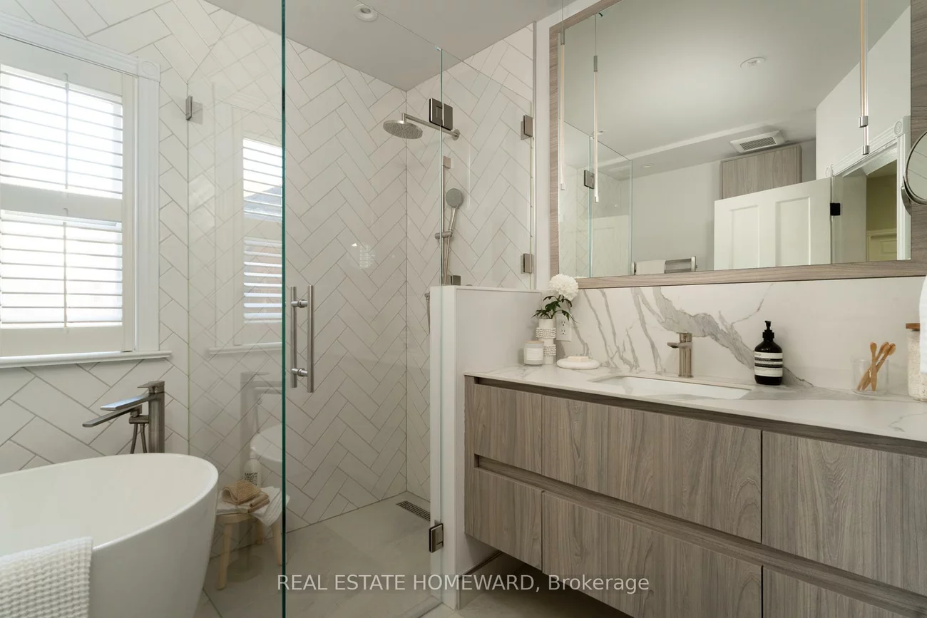 122, Simpson, North Riverdale, Toronto