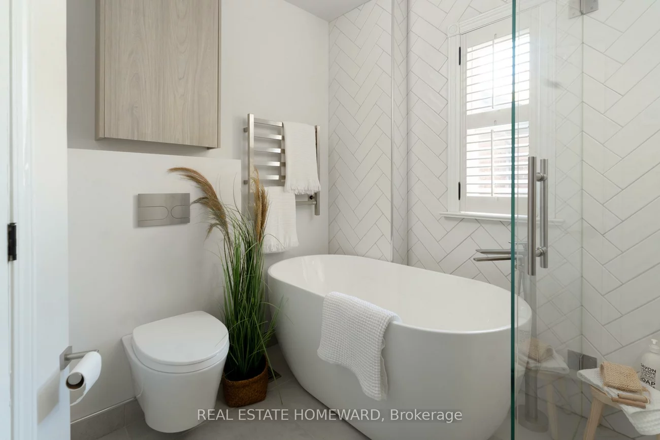 122, Simpson, North Riverdale, Toronto