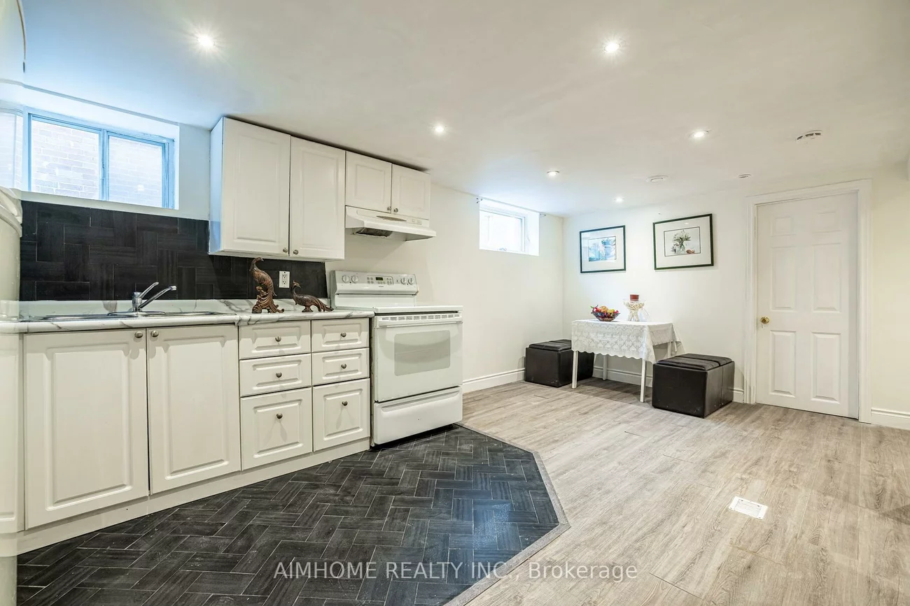 497, Dawes, O'Connor-Parkview, Toronto