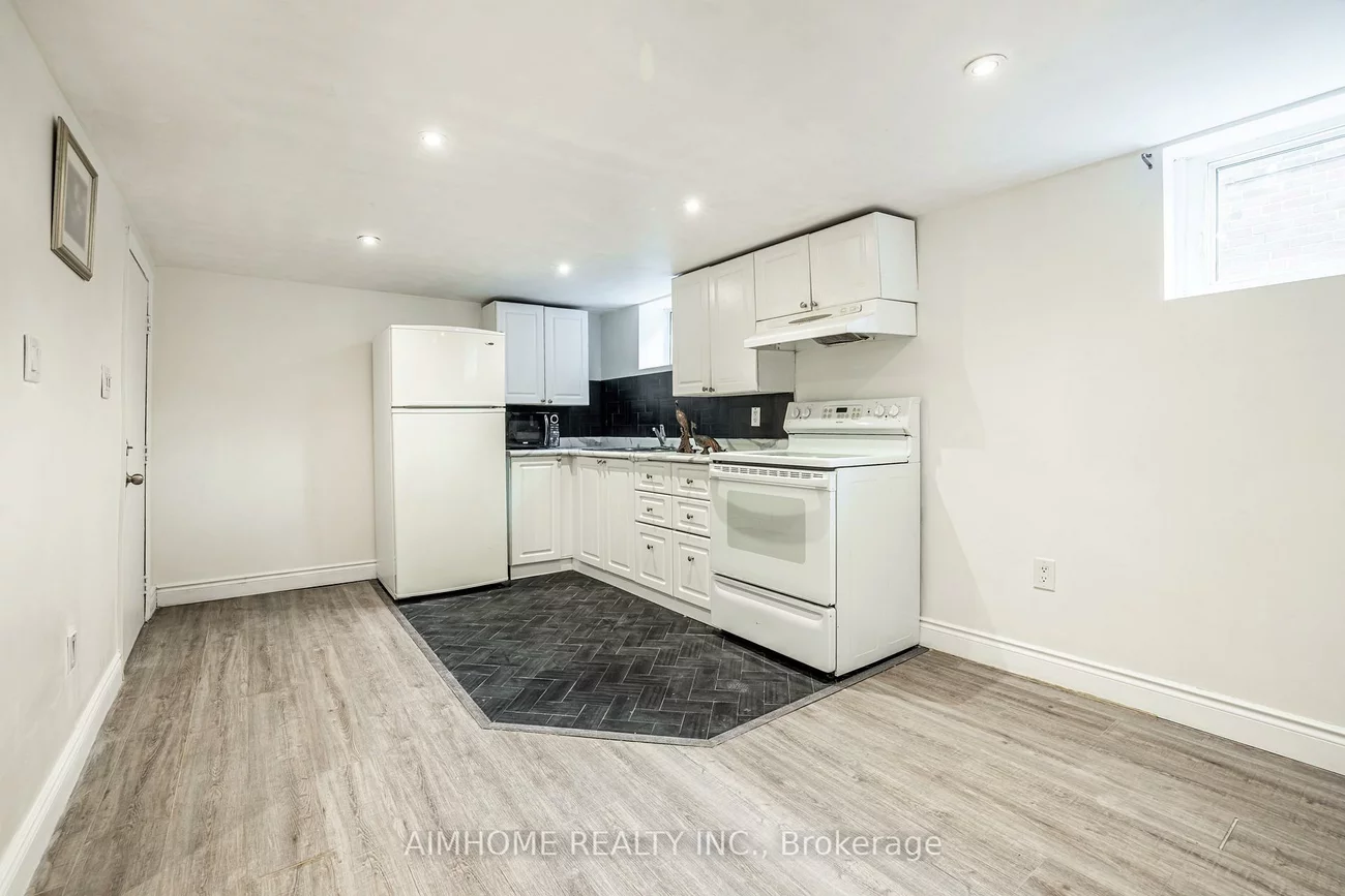 497, Dawes, O'Connor-Parkview, Toronto