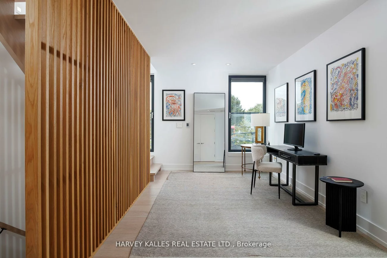 60, Hiltz, South Riverdale, Toronto