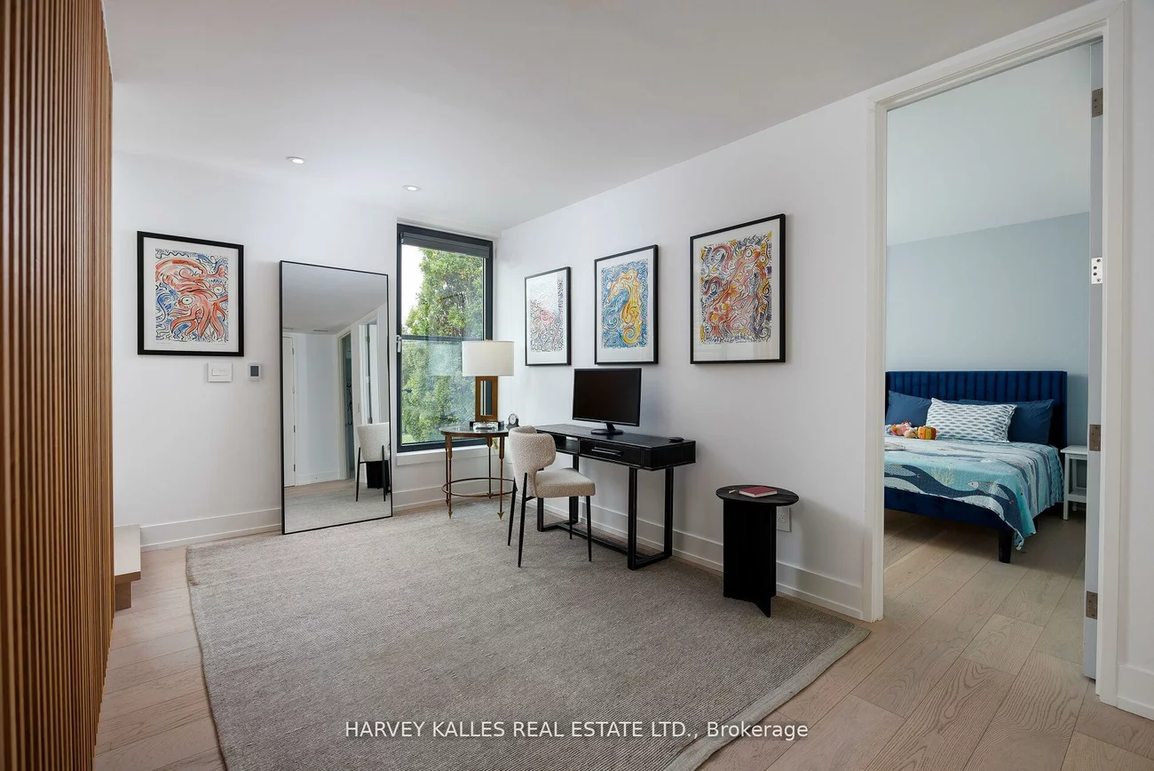 60, Hiltz, South Riverdale, Toronto