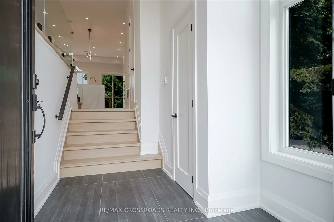 108, Park, Birchcliffe-Cliffside, Toronto