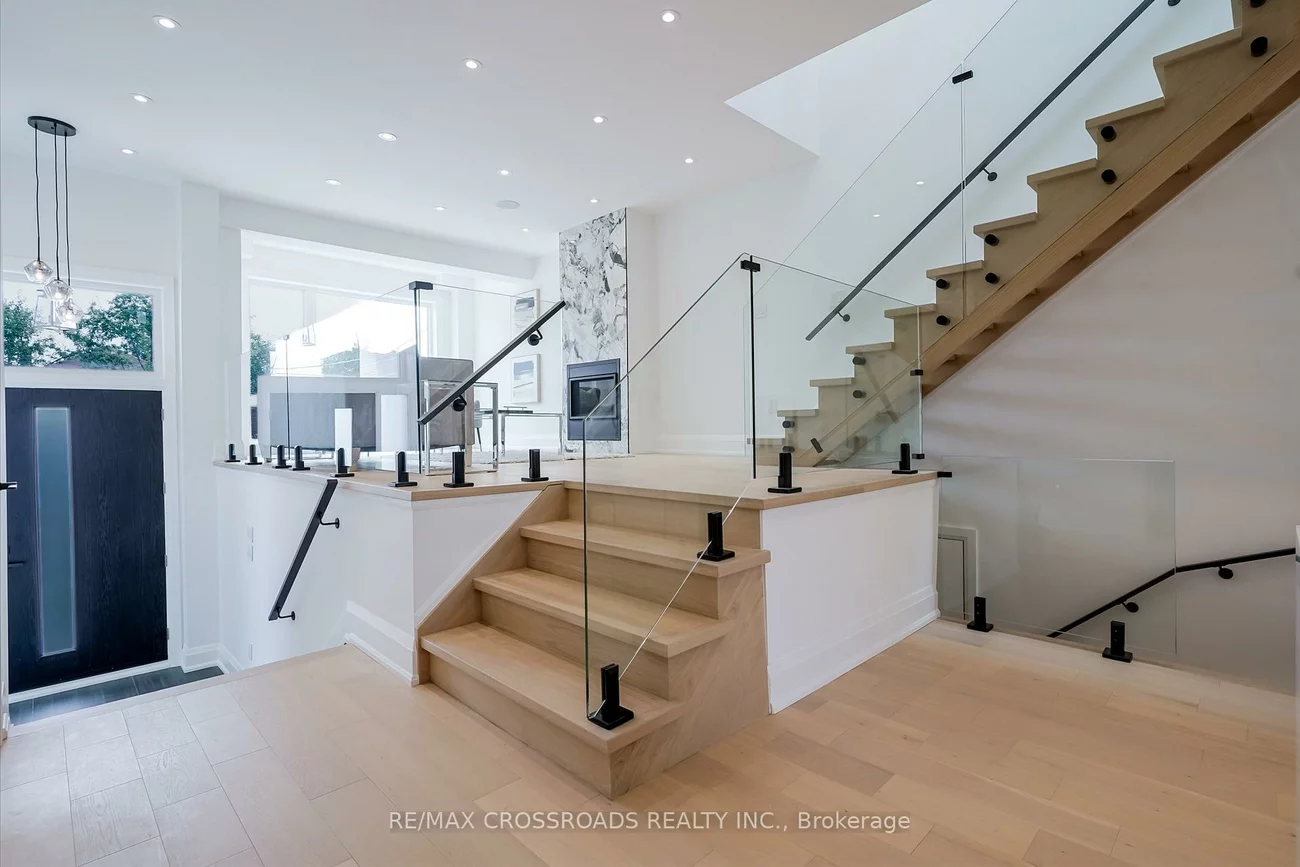 108, Park, Birchcliffe-Cliffside, Toronto