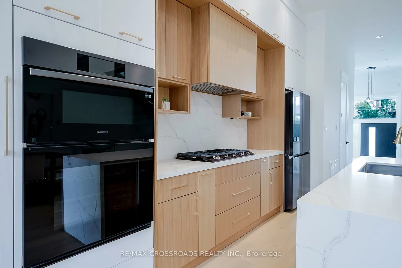 108, Park, Birchcliffe-Cliffside, Toronto