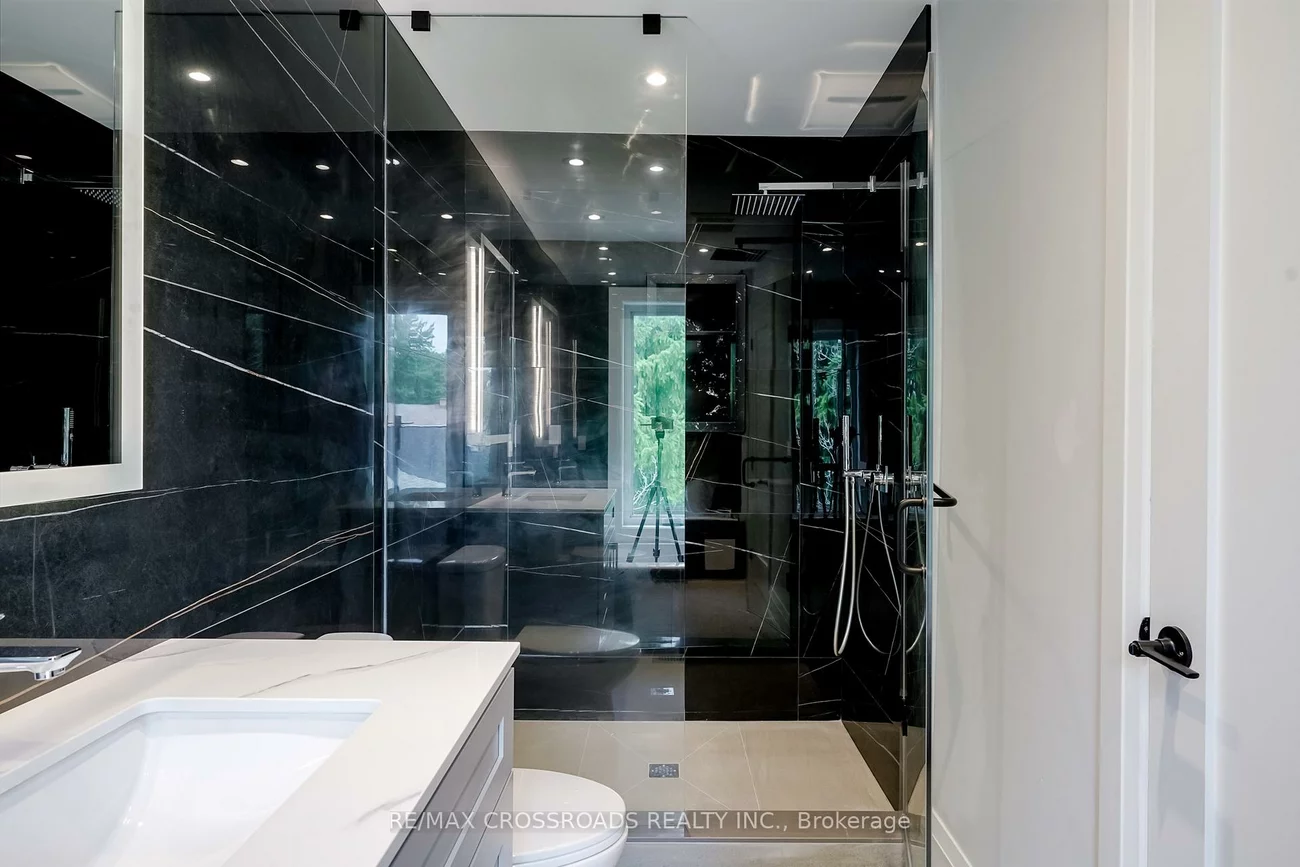 108, Park, Birchcliffe-Cliffside, Toronto