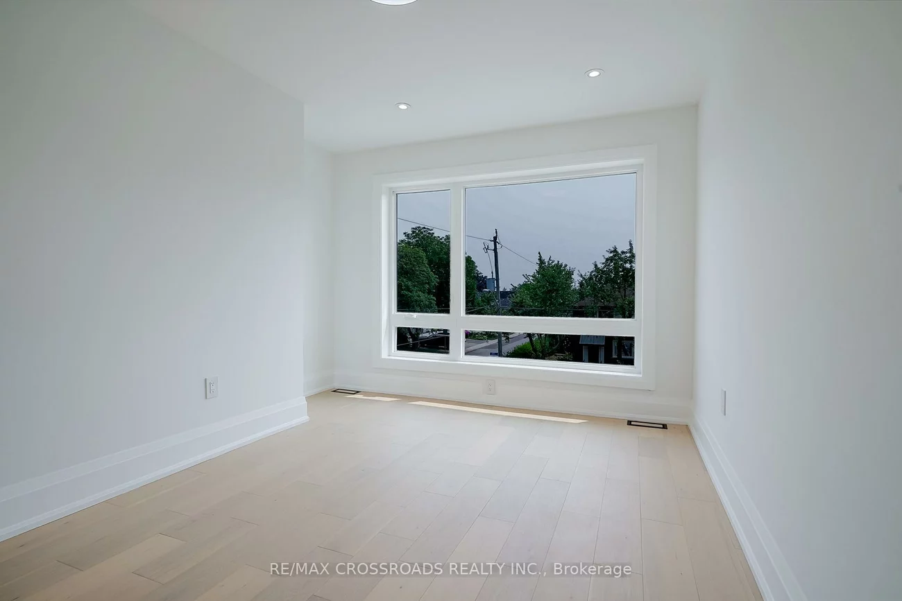 108, Park, Birchcliffe-Cliffside, Toronto