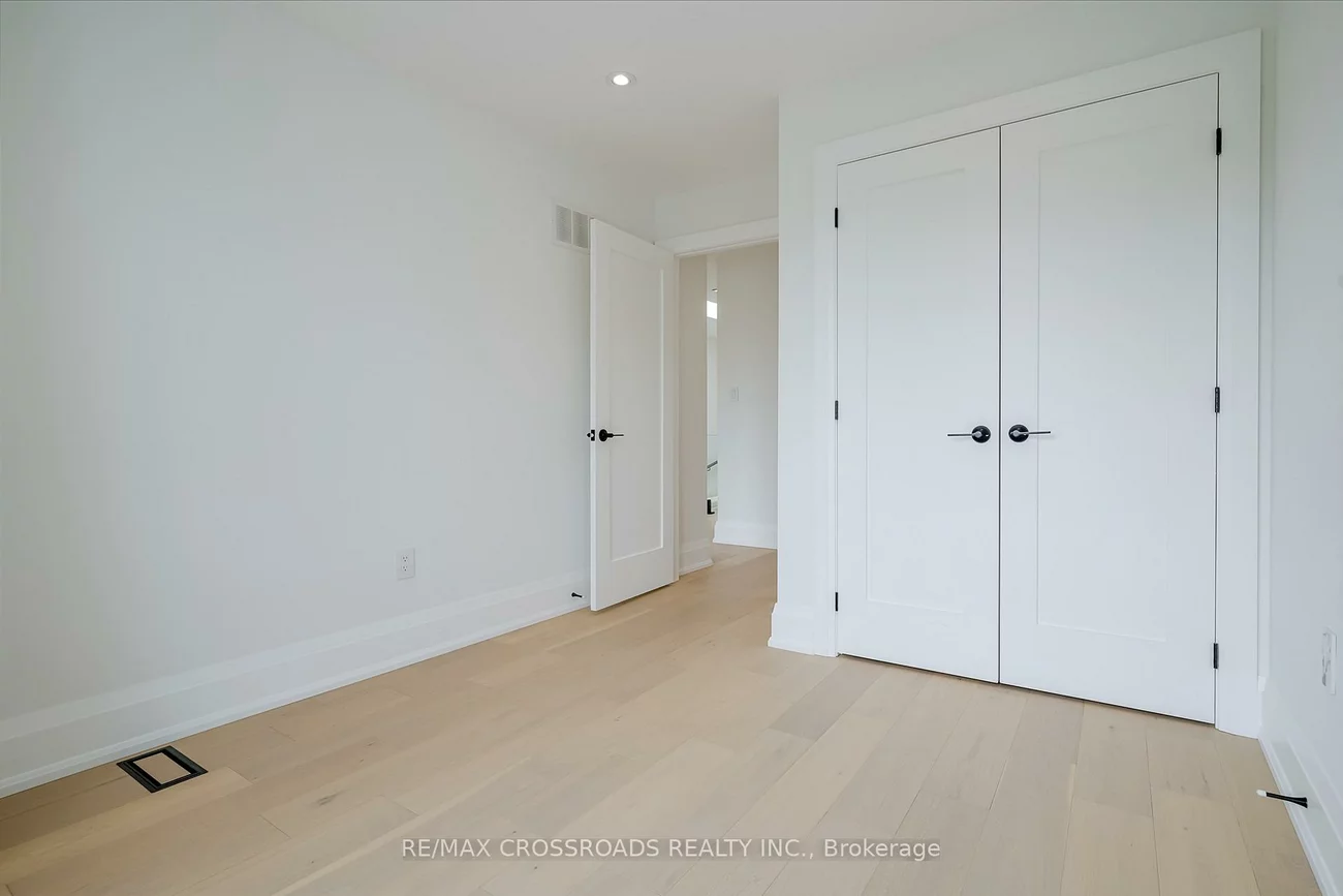 108, Park, Birchcliffe-Cliffside, Toronto