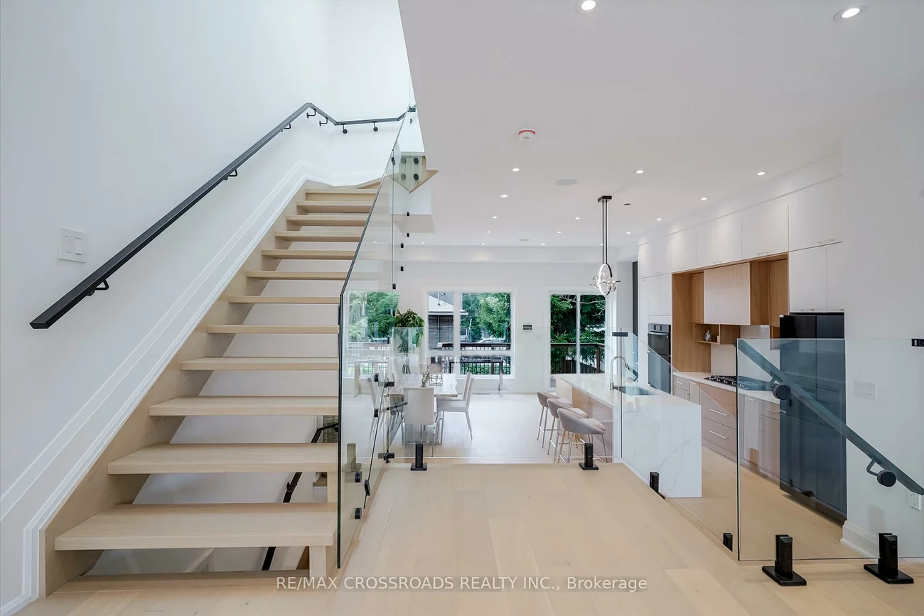 108, Park, Birchcliffe-Cliffside, Toronto